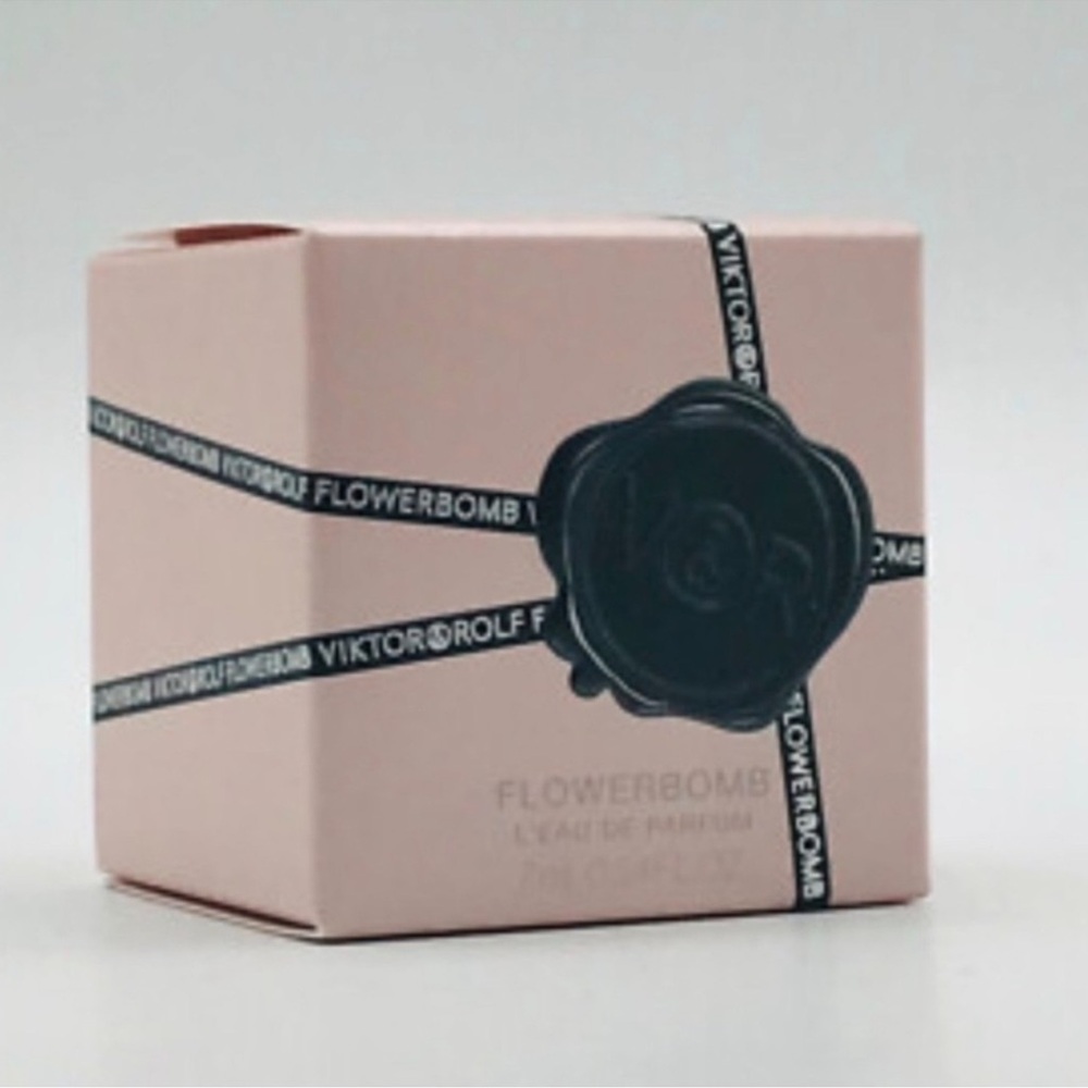 Viktor & Rolf Flowerbomb 7ml/0.24 fl.oz. - Picture 4 of 5